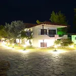 Haus Platanos & By The Sea Apartment