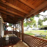 Haus Platanos & By The Sea Apartment *