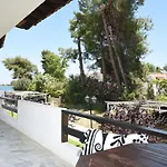 Haus Platanos & By The Sea Apartment