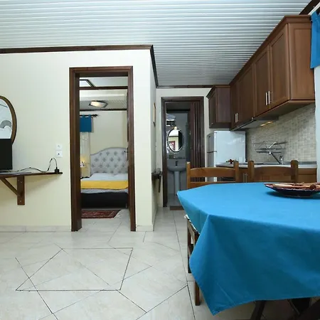 Haus Platanos & By The Sea Apartmán Vourvourou