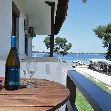 Apartmán Haus Platanos & By The Sea Vourvourou