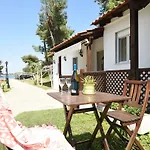 Haus Platanos & By The Sea