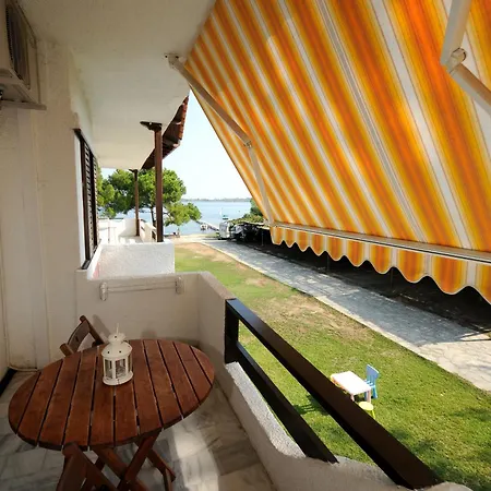 Haus Platanos & By The Sea Апартаменты *