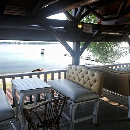 Haus Platanos & By The Sea Apartman *