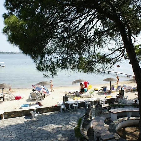 Haus Platanos & By The Sea Апартаменты Вурвуру
