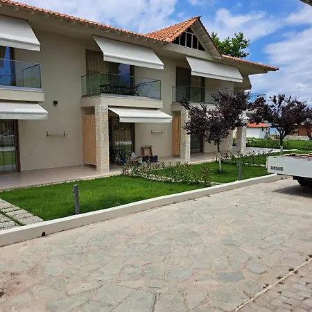 Апартаменты Haus Platanos & By The Sea Вурвуру