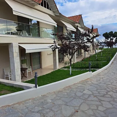 Haus Platanos & By The Sea Апартаменты