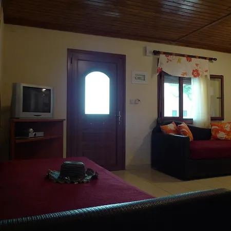 Haus Platanos & By The Sea Vourvourou