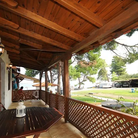 Haus Platanos & By The Sea Апартаменты *