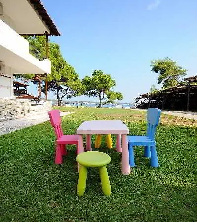 Haus Platanos & By The Sea