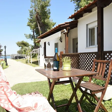 Haus Platanos & By The Sea