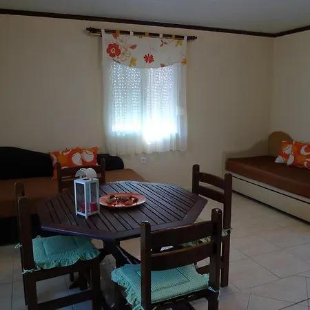 Apartment Haus Platanos & By The Sea Vourvourou