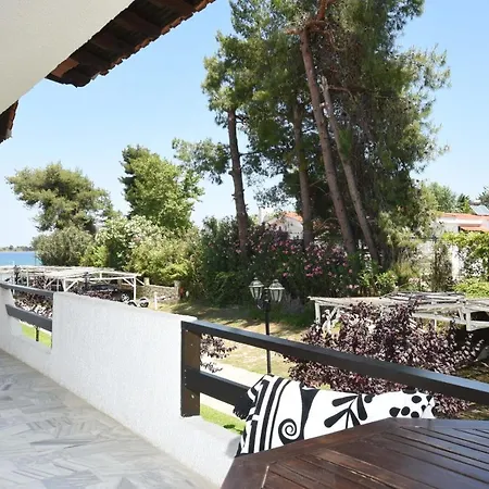 Haus Platanos & By The Sea Апартаменты