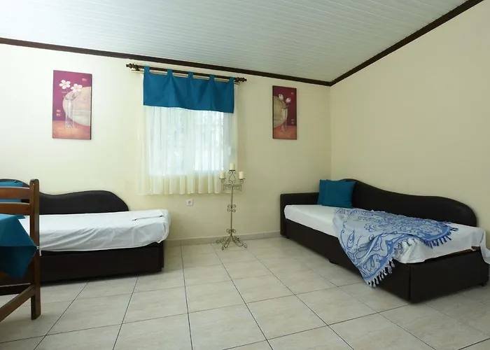Haus Platanos & By The Sea Apartman *