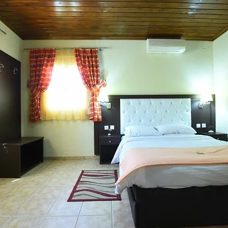 Haus Platanos & By The Sea