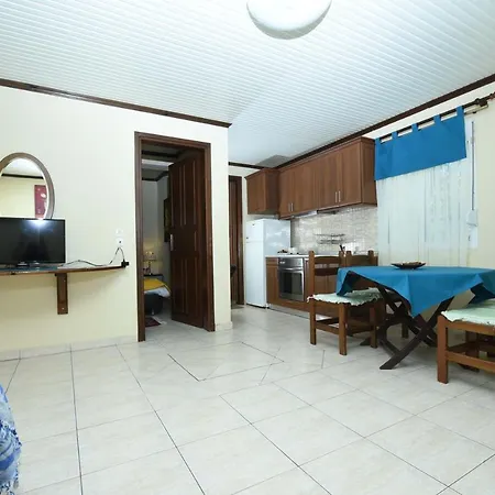 Haus Platanos & By The Sea *